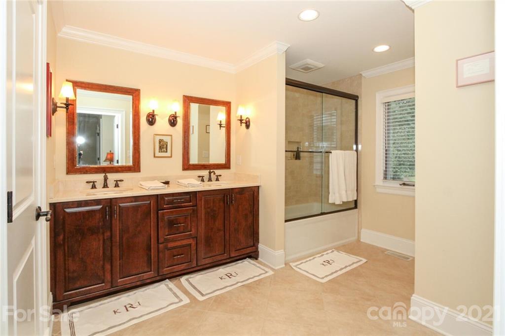 3201 Foxridge Road Charlotte, NC 28226 - Photo 36 of 48 Gallery Image 36