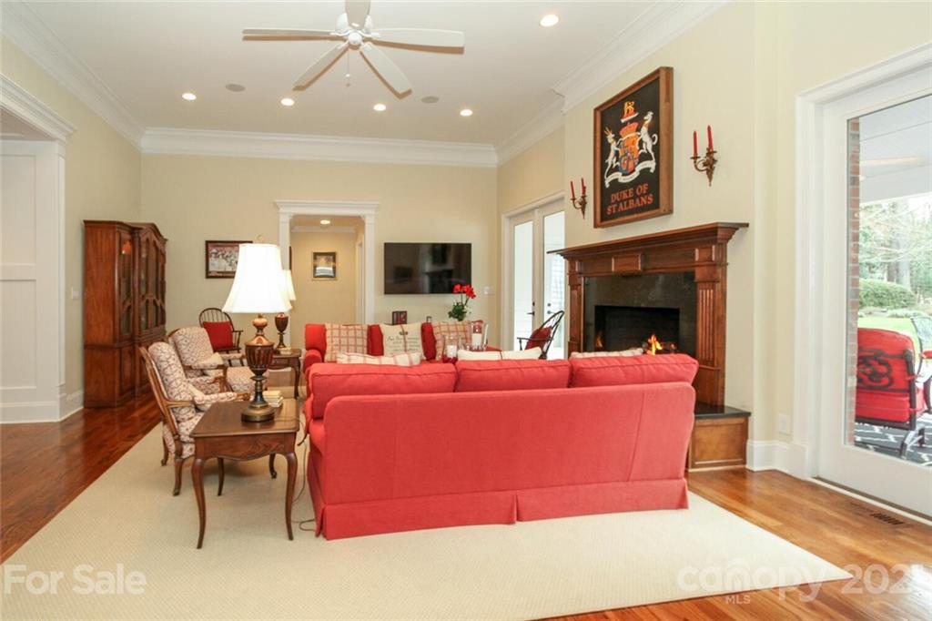 3201 Foxridge Road Charlotte, NC 28226 - Photo 7 of 48 Gallery Image 7