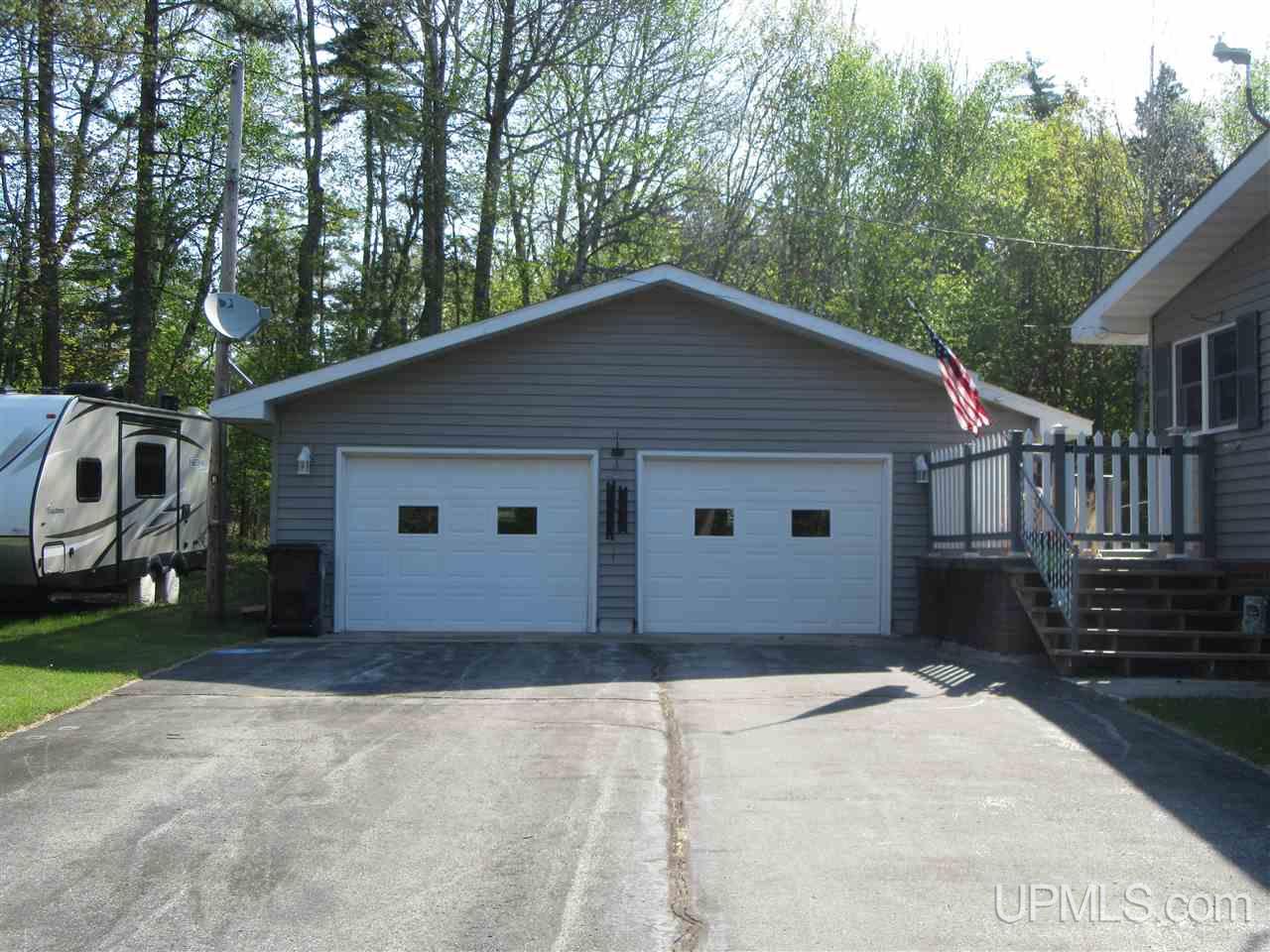 472 South Lake Michigan Road Gulliver, MI 49840 - Photo 3 of 26 Gallery Image 3