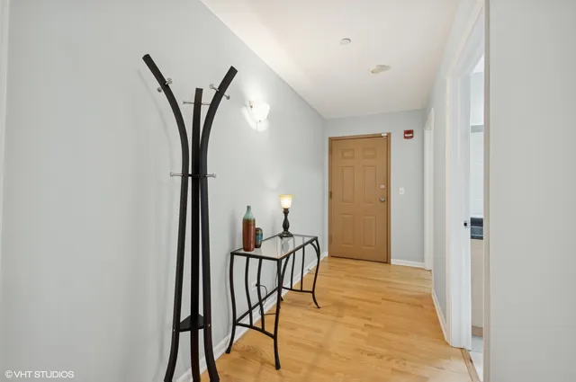 $457,750 | 911 Busse Highway, Unit 302, Park Ridge, IL 60068