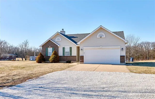 $375,000 | 23 Sunset Acres Drive, Troy, MO 63379