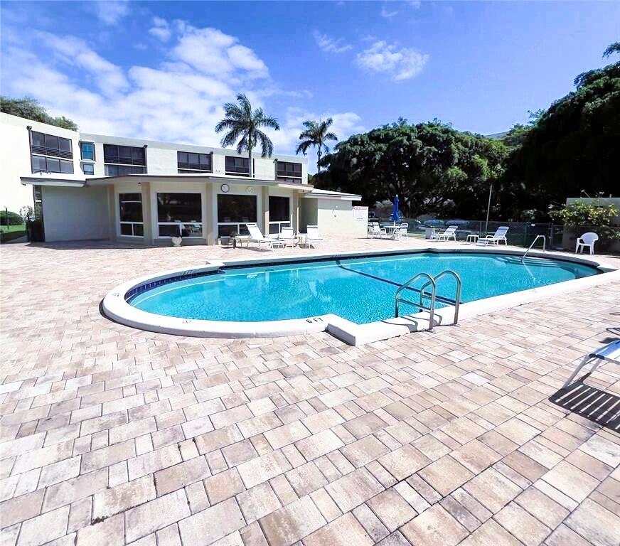 555 Banyan Tree Lane, Unit 5 Delray Beach, FL 33483 - Photo 10 of 12 POOL