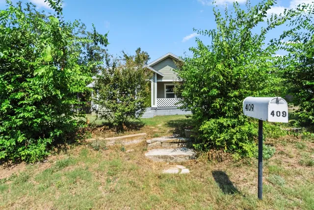 $255,000 | 409 North Vandeveer Street, Burnet, TX 78611