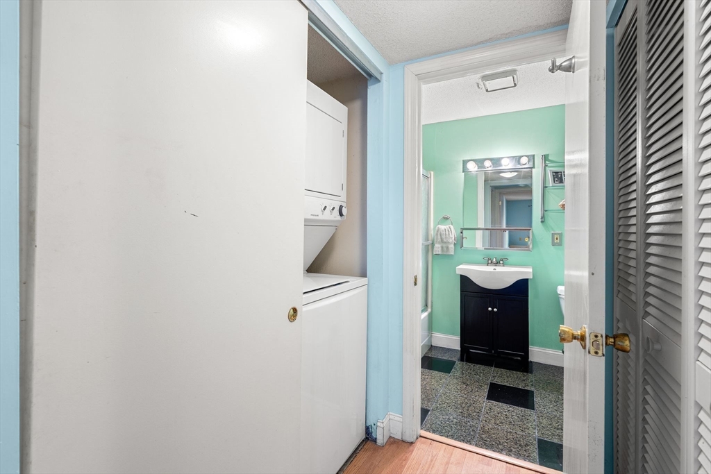 15 Bower Road, Unit E1 Quincy, MA 02169 - Photo 19 of 34