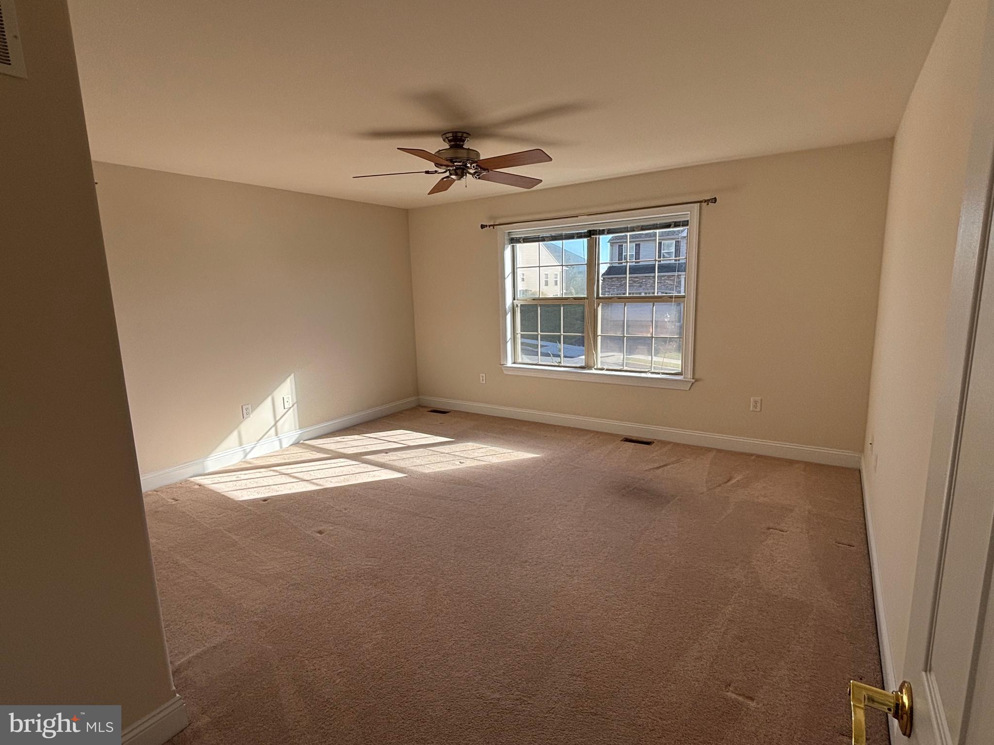 4300 North Victoria Way Harrisburg, PA 17112 - Photo 29 of 41 a view of empty room with window