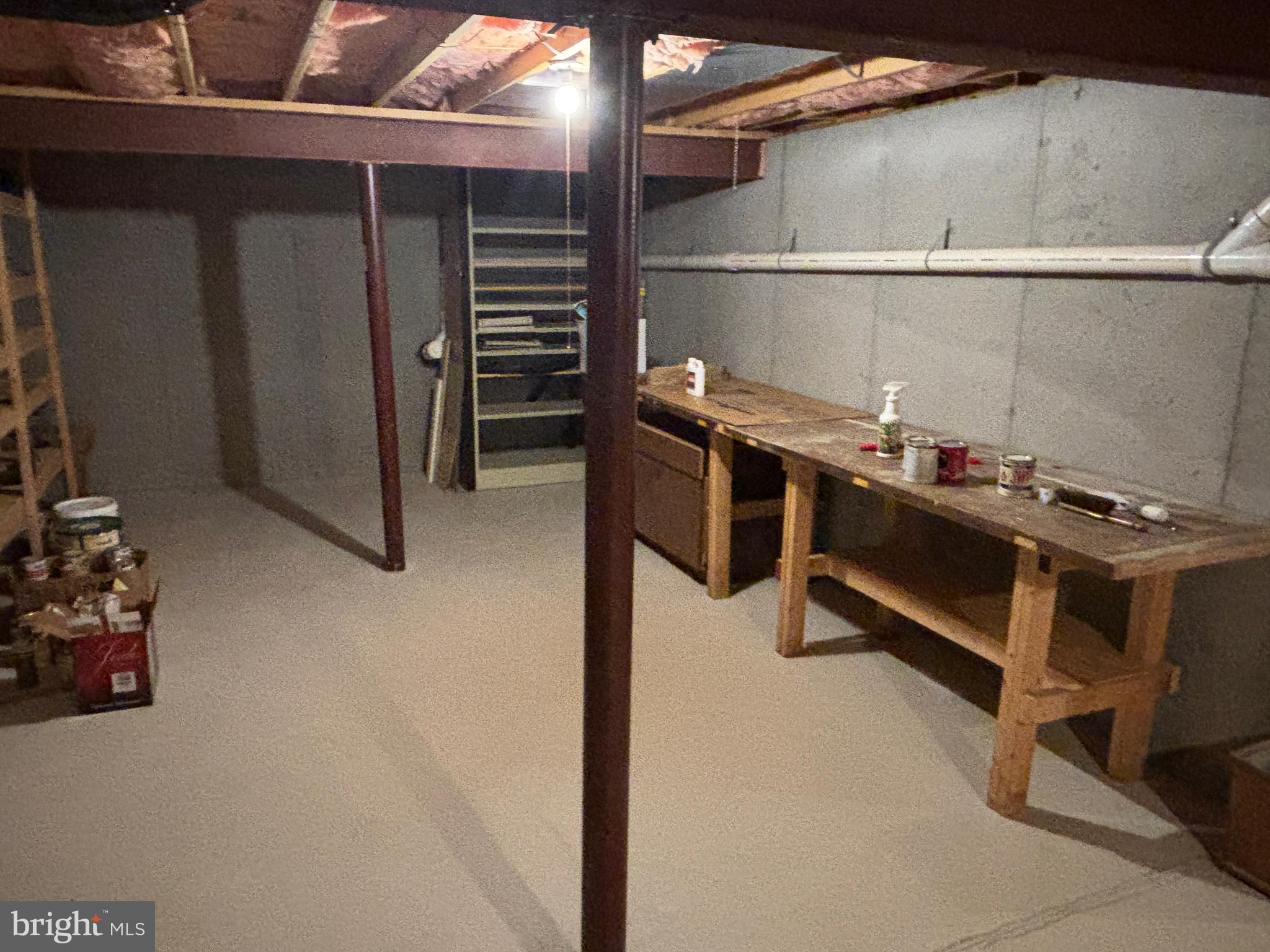 4300 North Victoria Way Harrisburg, PA 17112 - Photo 38 of 41 a room with furniture