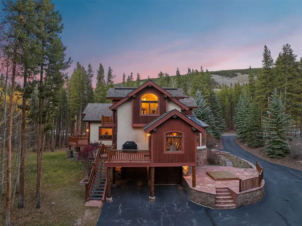 a house view with a outdoor space