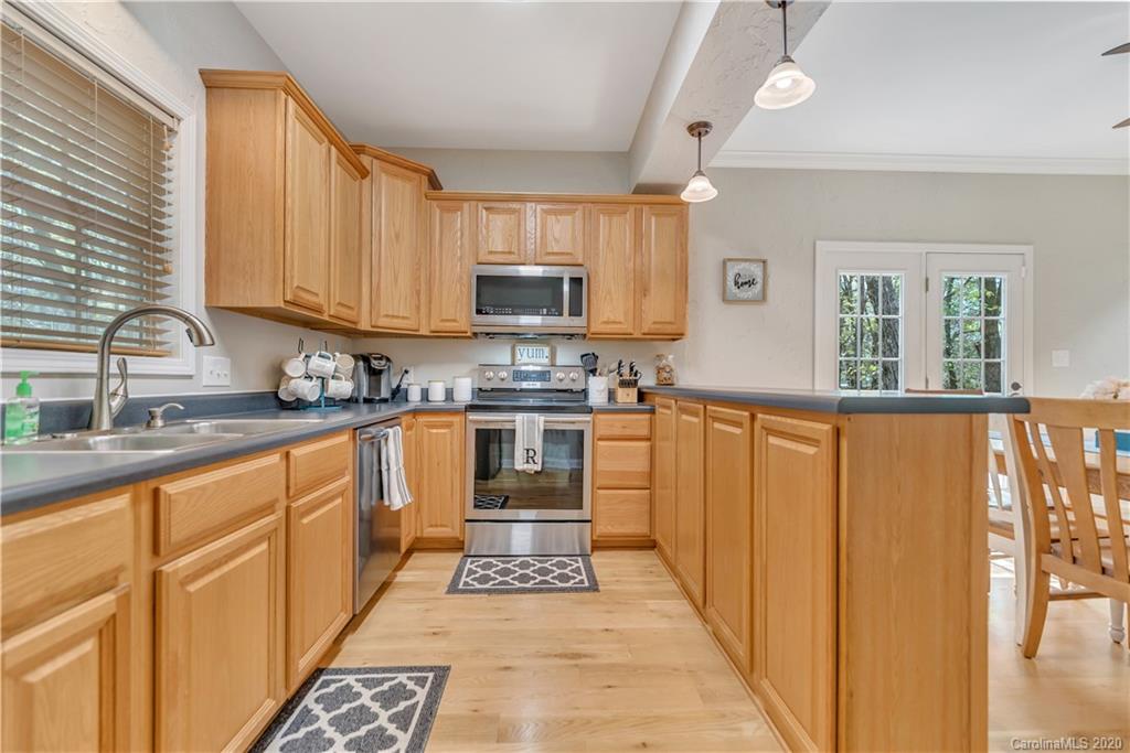 4062 Point Clear Drive Tega Cay, SC 29708 - Photo 8 of 36 Gallery Image 8