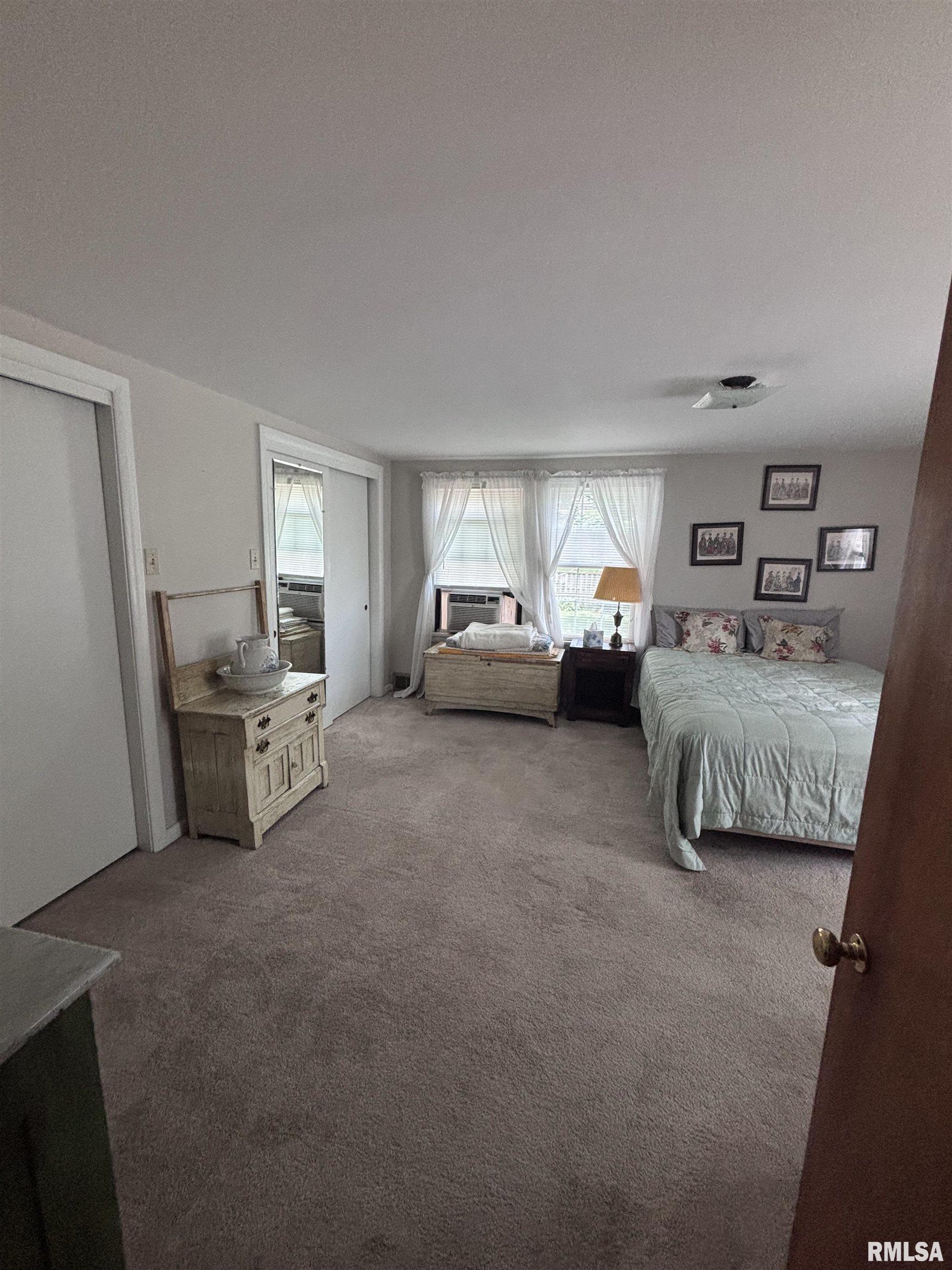 1204 Edgehill Road Jacksonville, IL 62650 - Photo 15 of 32