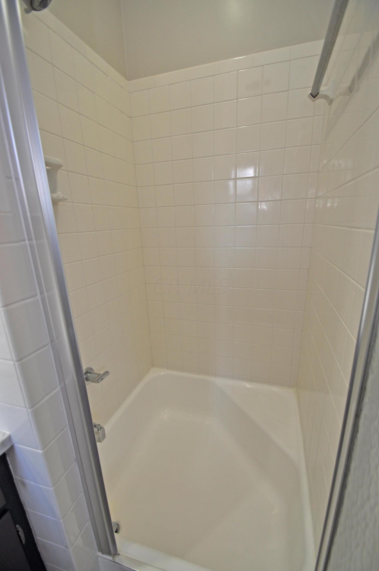 1720 Ardleigh Road Columbus, OH 43221 - Photo 23 of 51
