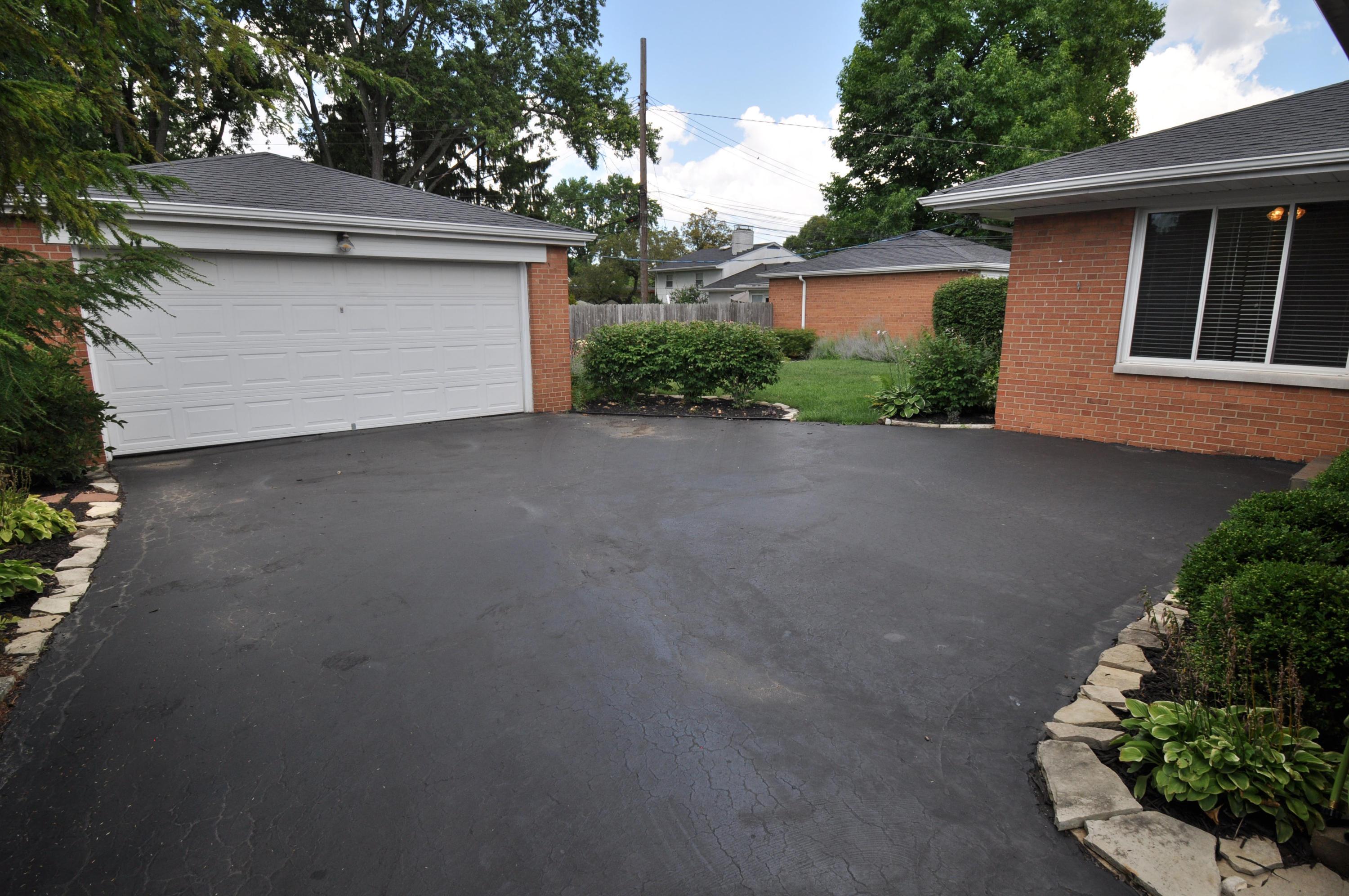 1720 Ardleigh Road Columbus, OH 43221 - Photo 5 of 51