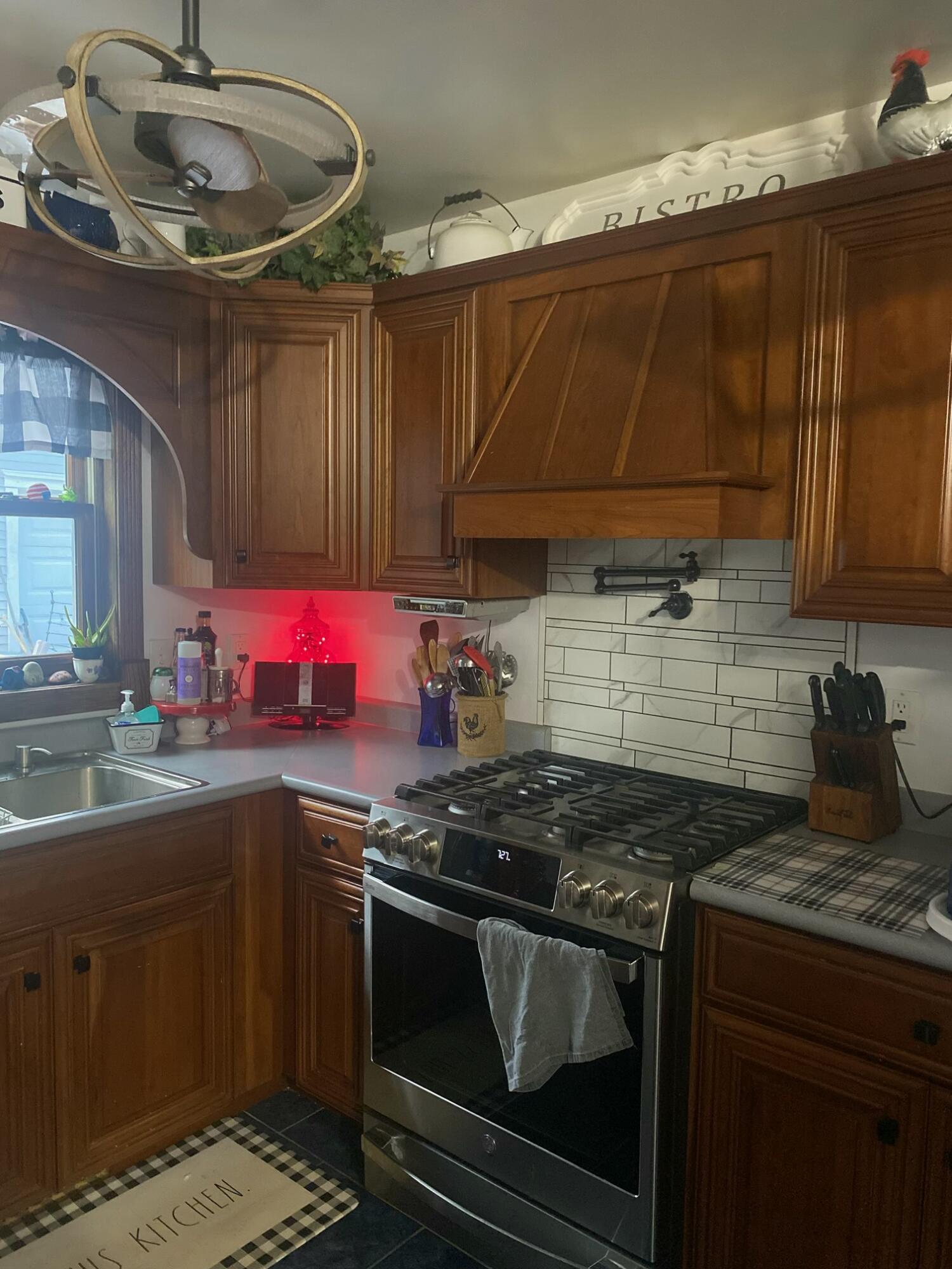222 West Beloit Street Darien, WI 53114 - Photo 11 of 23 Kitchen