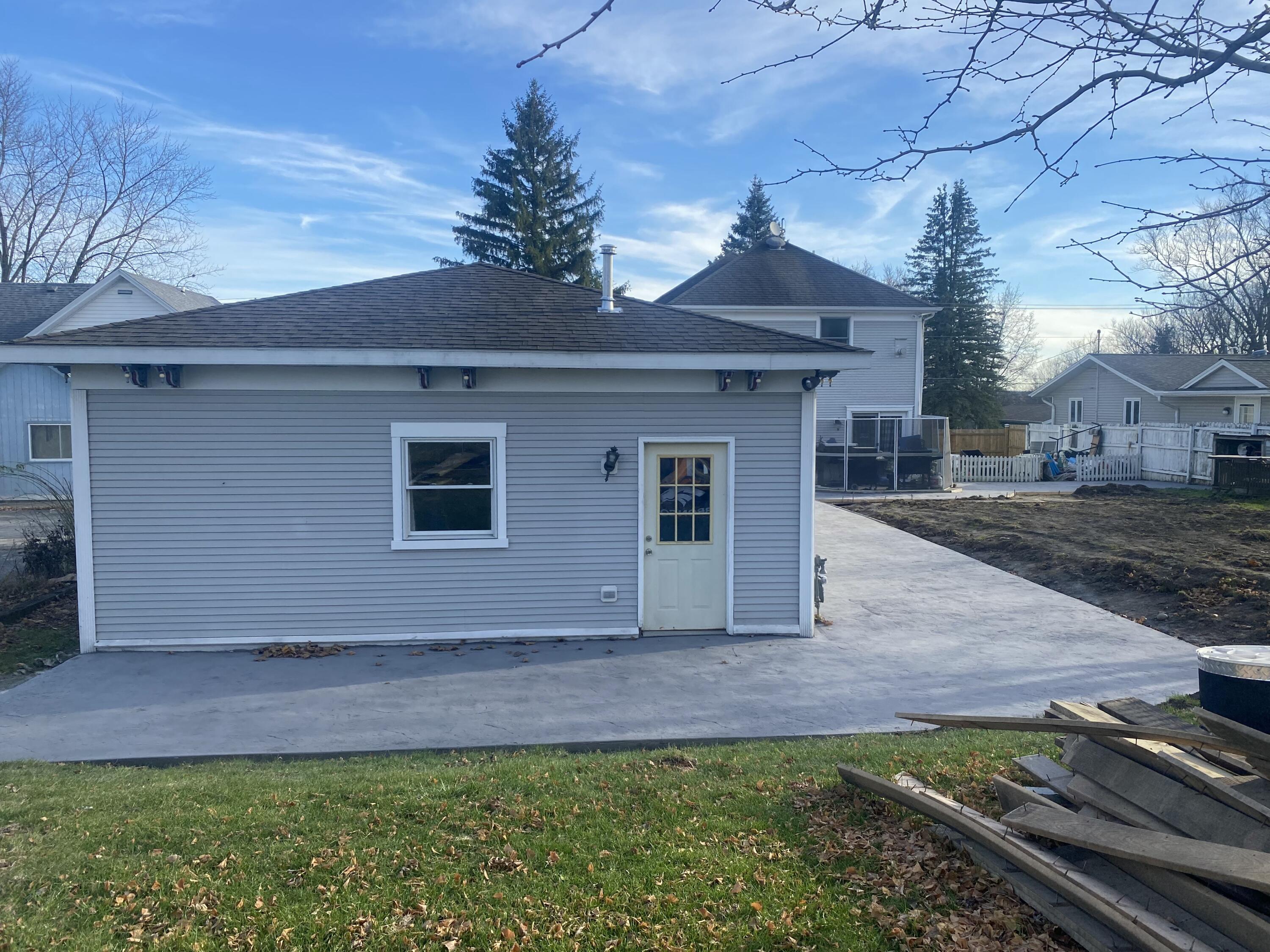 222 West Beloit Street Darien, WI 53114 - Photo 3 of 23 Garage