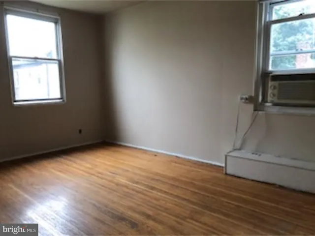 $3,000 | 250 South 22nd Street, Philadelphia, PA 19103