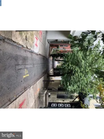 a view of entryway and hall