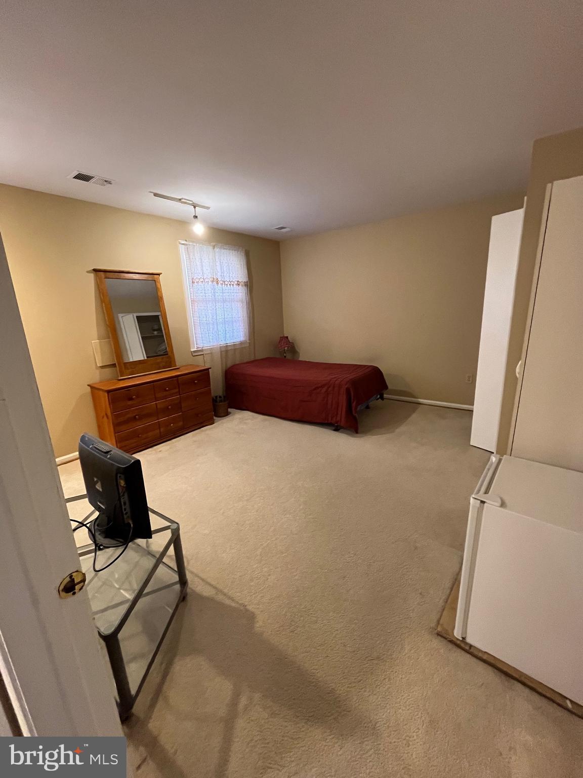 6220 Hidden Canyon Road Centreville, VA 20120 - Photo 11 of 14