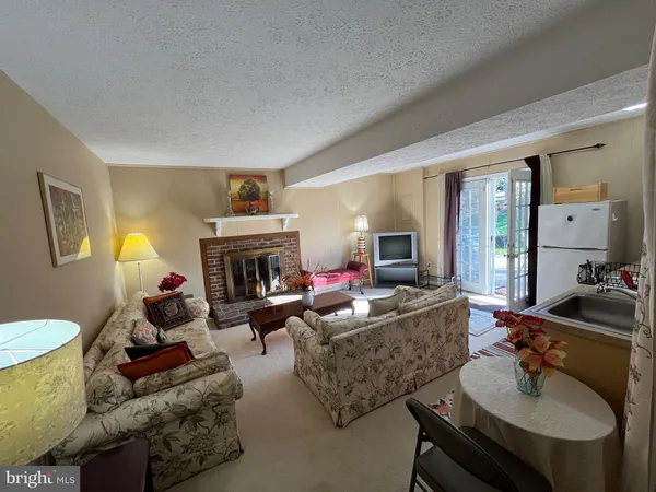 $1,400 | 6220 Hidden Canyon Road, Centreville, VA 20120