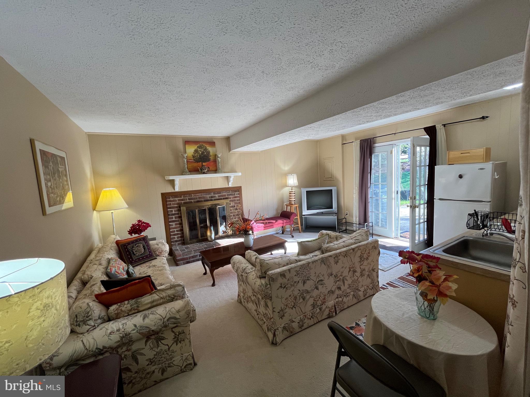 6220 Hidden Canyon Road Centreville, VA 20120 - Photo 2 of 14