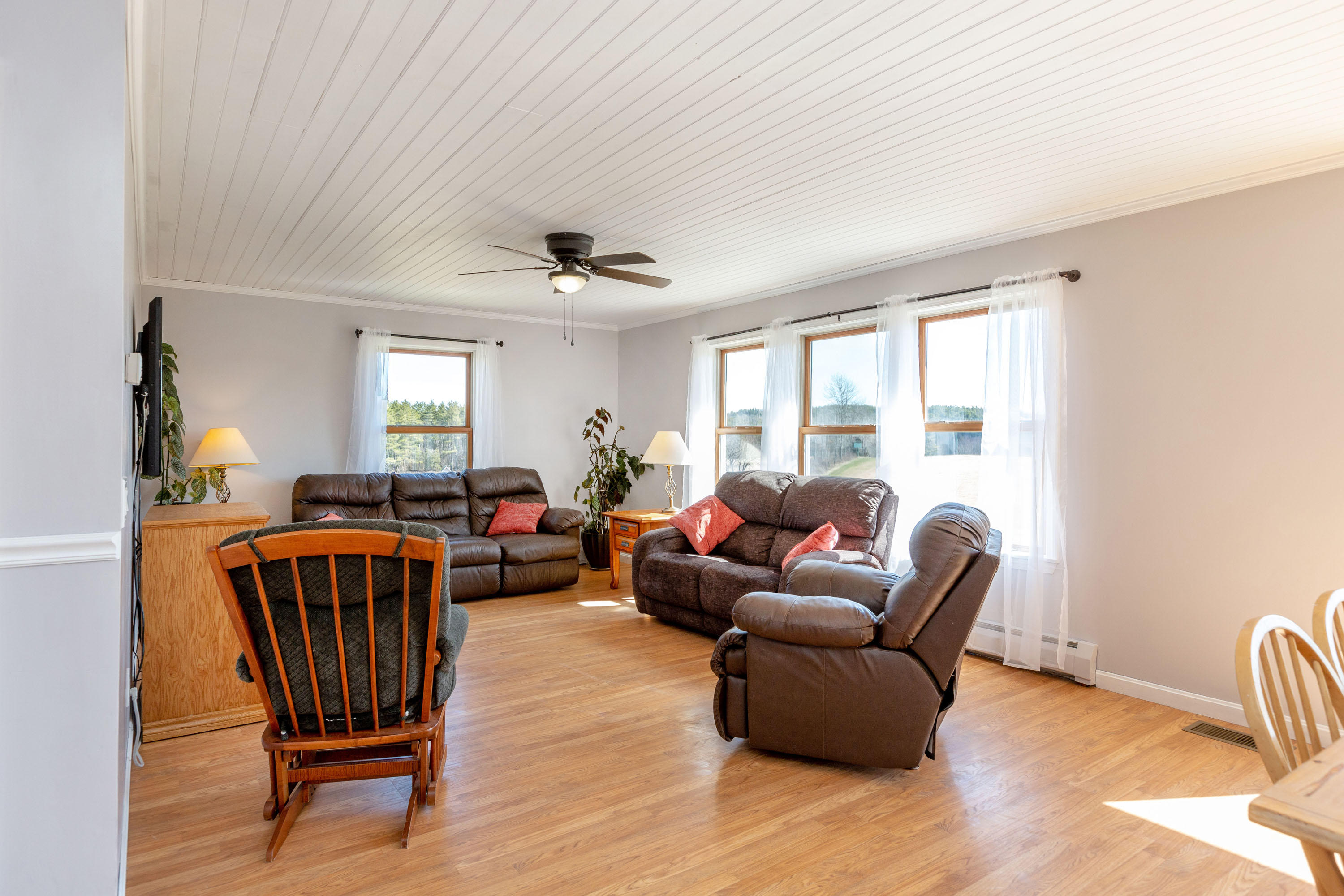 897 Middle Road Woolwich, ME 04579 - Photo 5 of 39 Middle_DeCosta_11