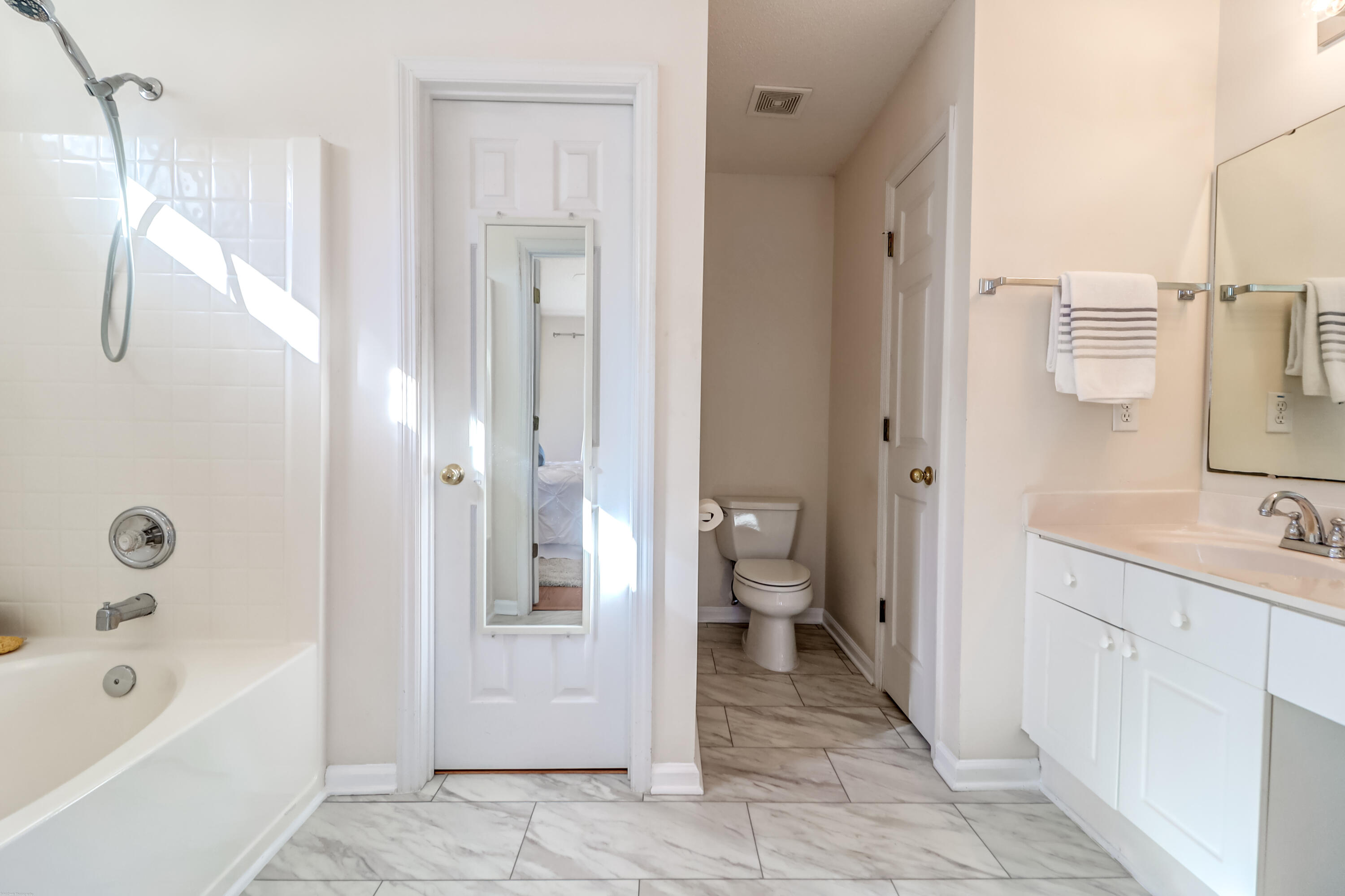 514 Carters Grove Road Charleston, SC 29414 - Photo 22 of 49 514 Carters (24)