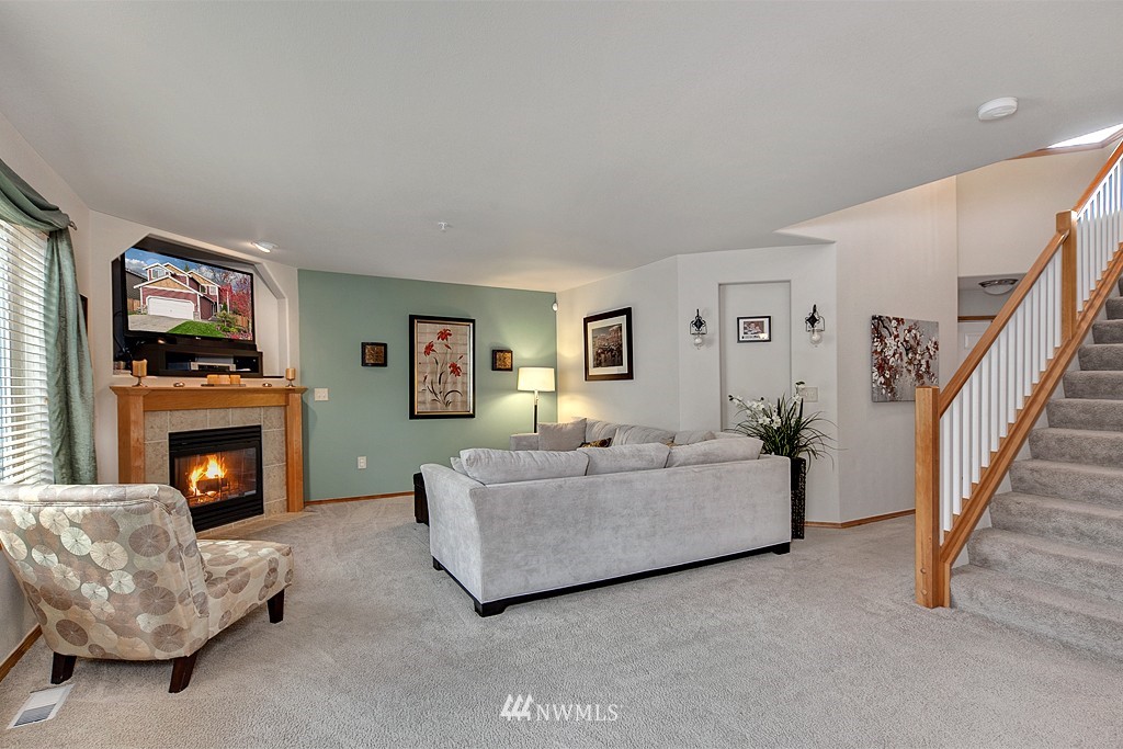 338 Zillah Place Southeast Renton, WA 98059 - Photo 4 of 20 Gallery Image 4