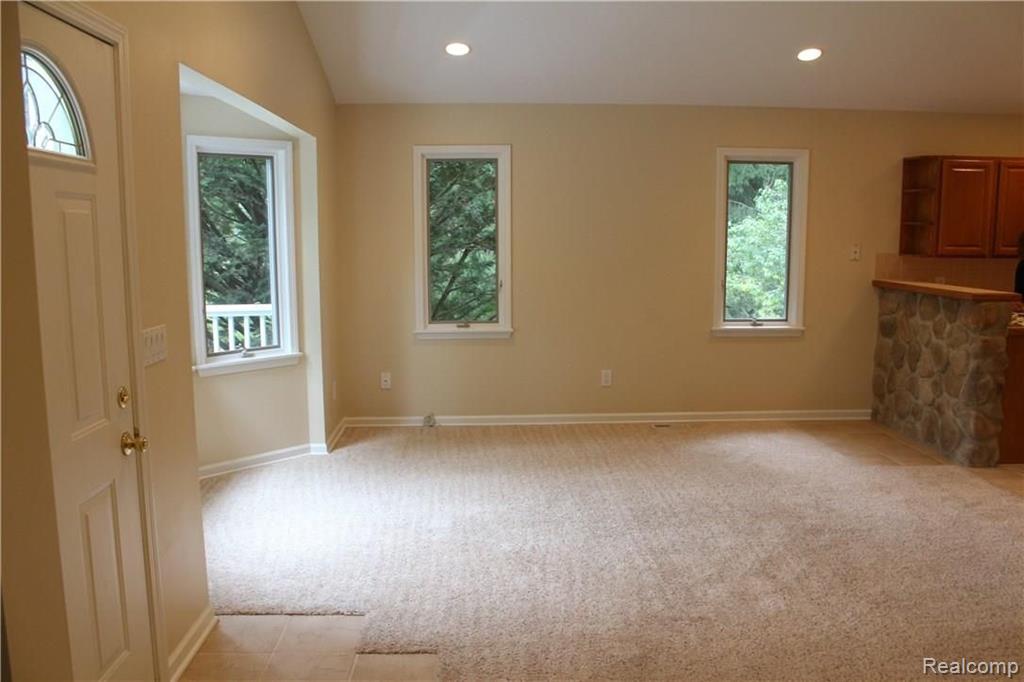 2724 Hickory Lawn Road Rochester Hills, MI 48307 - Photo 6 of 30