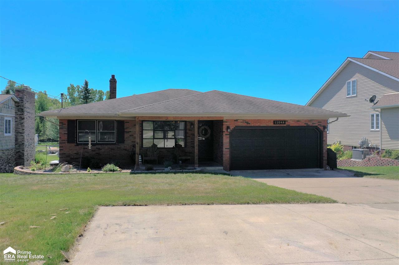 11048 White Lake Road Fenton, MI 48430 - Photo 3 of 79