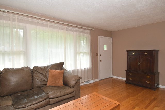 29 Rugby Road Lake Zurich, IL 60047 - Photo 5 of 24