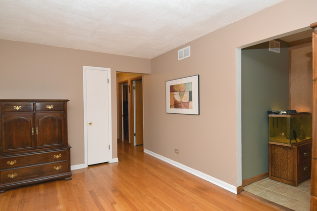 29 Rugby Road Lake Zurich, IL 60047 - Photo 6 of 24