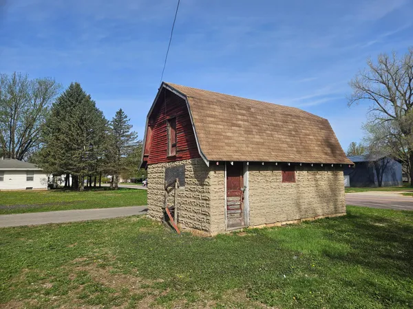 $84,900 | 241 North Rice Street, Kasota, MN 56050