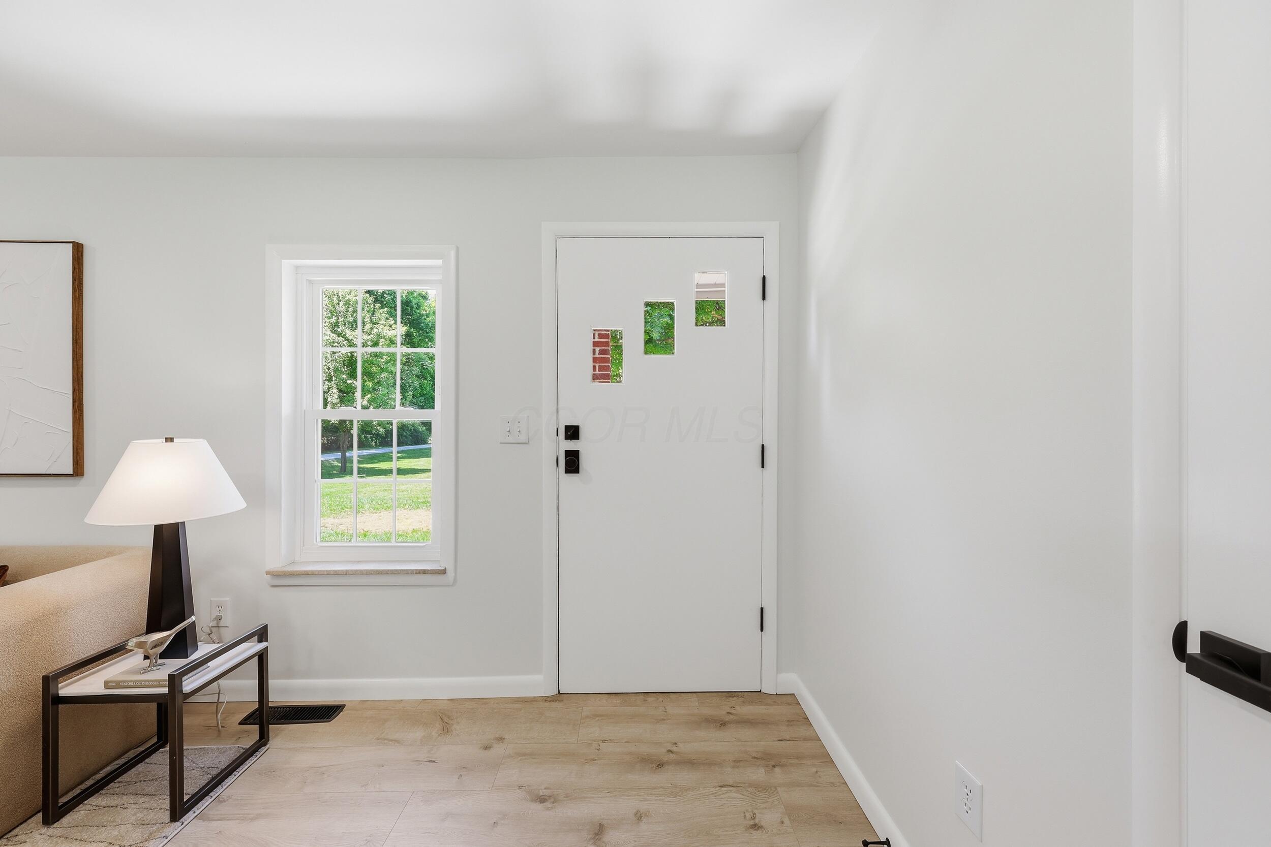 4146 Maize Road Columbus, OH 43224 - Photo 4 of 55