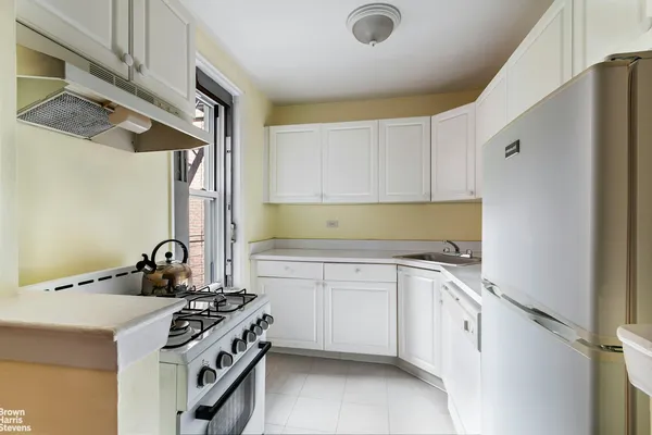 $239,000 | 525 West 236th Street, Unit 2D | Central Riverdale