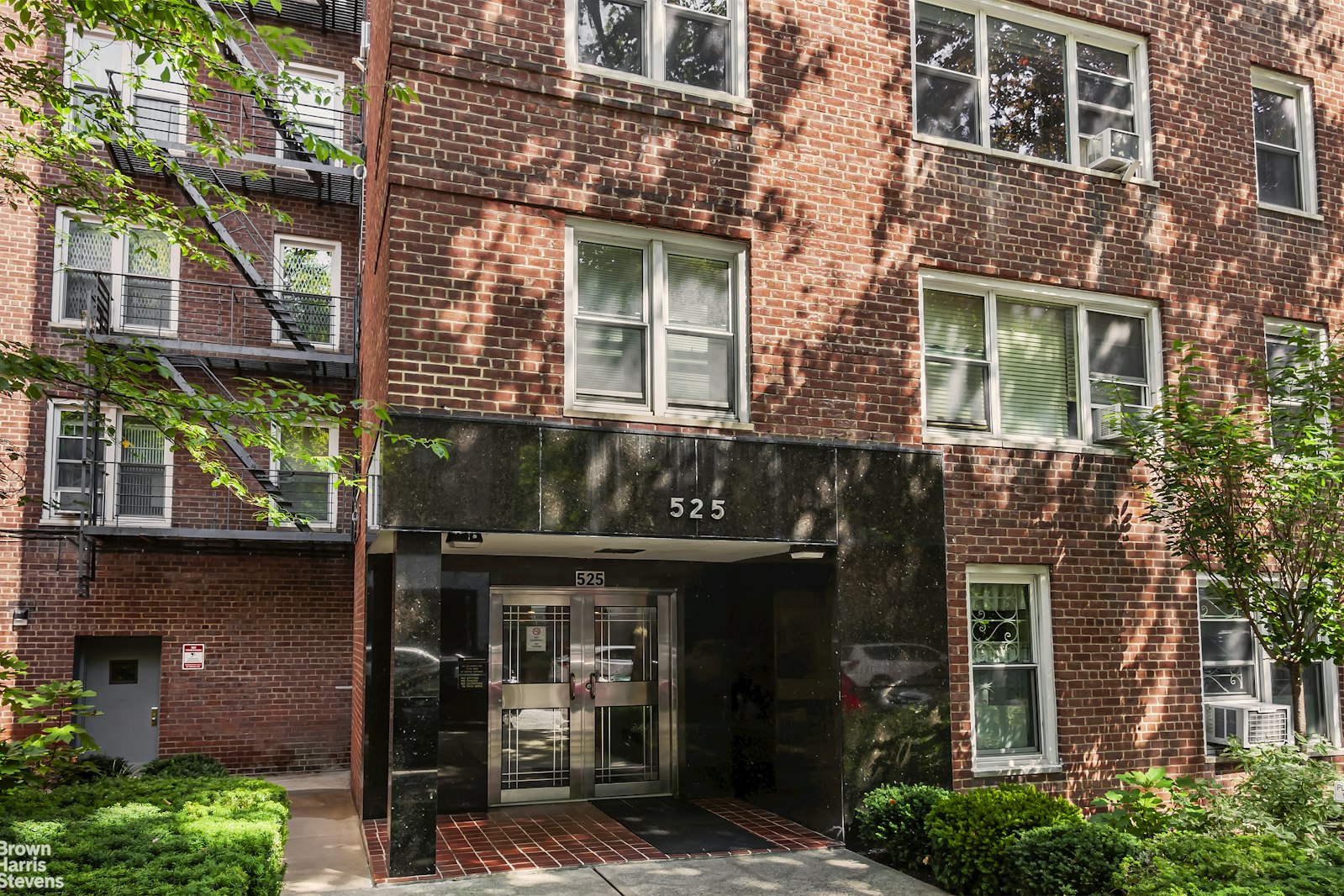 525 West 236th Street, Unit 2D Bronx, NY 10463 - Photo 9 of 9 front view of a building