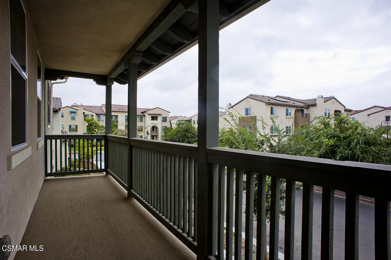 165 Stonegate Road Camarillo, CA 93010 - Photo 25 of 33 a view of city from a balcony