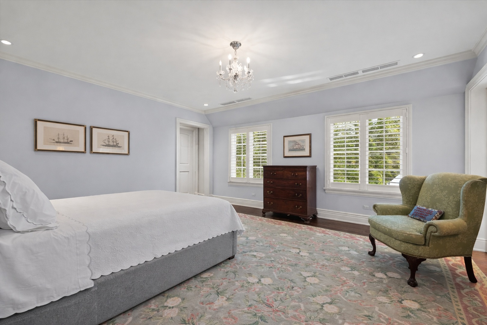 745 East Woodland Road Lake Forest, IL 60045 - Photo 38 of 77 a spacious bedroom with a bed and a couch