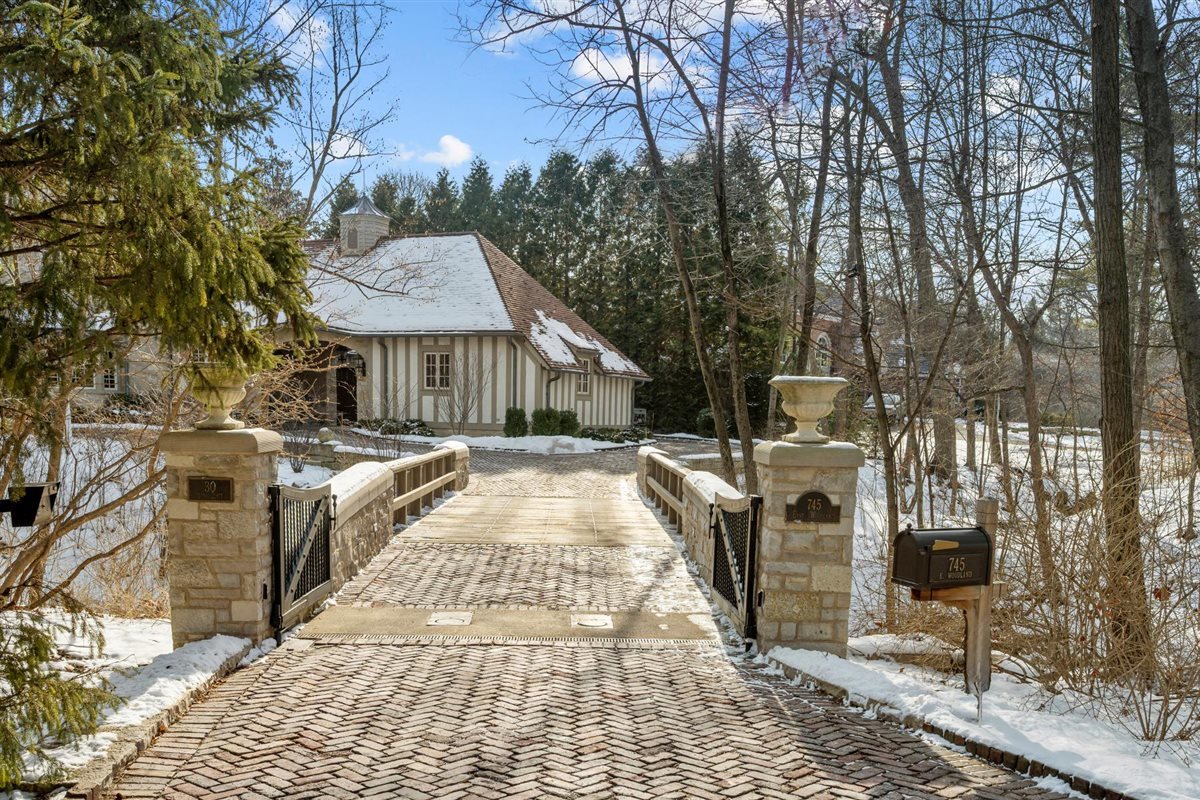 745 East Woodland Road Lake Forest, IL 60045 - Photo 5 of 77