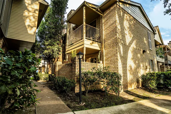 $1,250 | 1515 Sandy Springs Road, Unit 1001, Houston, TX 77042