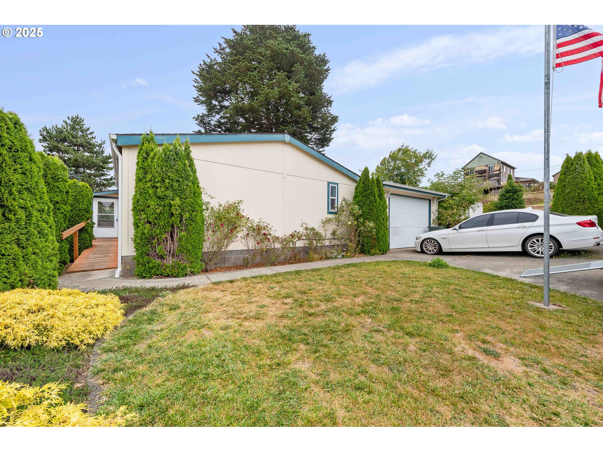 235 1st Avenue Coos Bay, OR 97420 - Photo 2 of 42