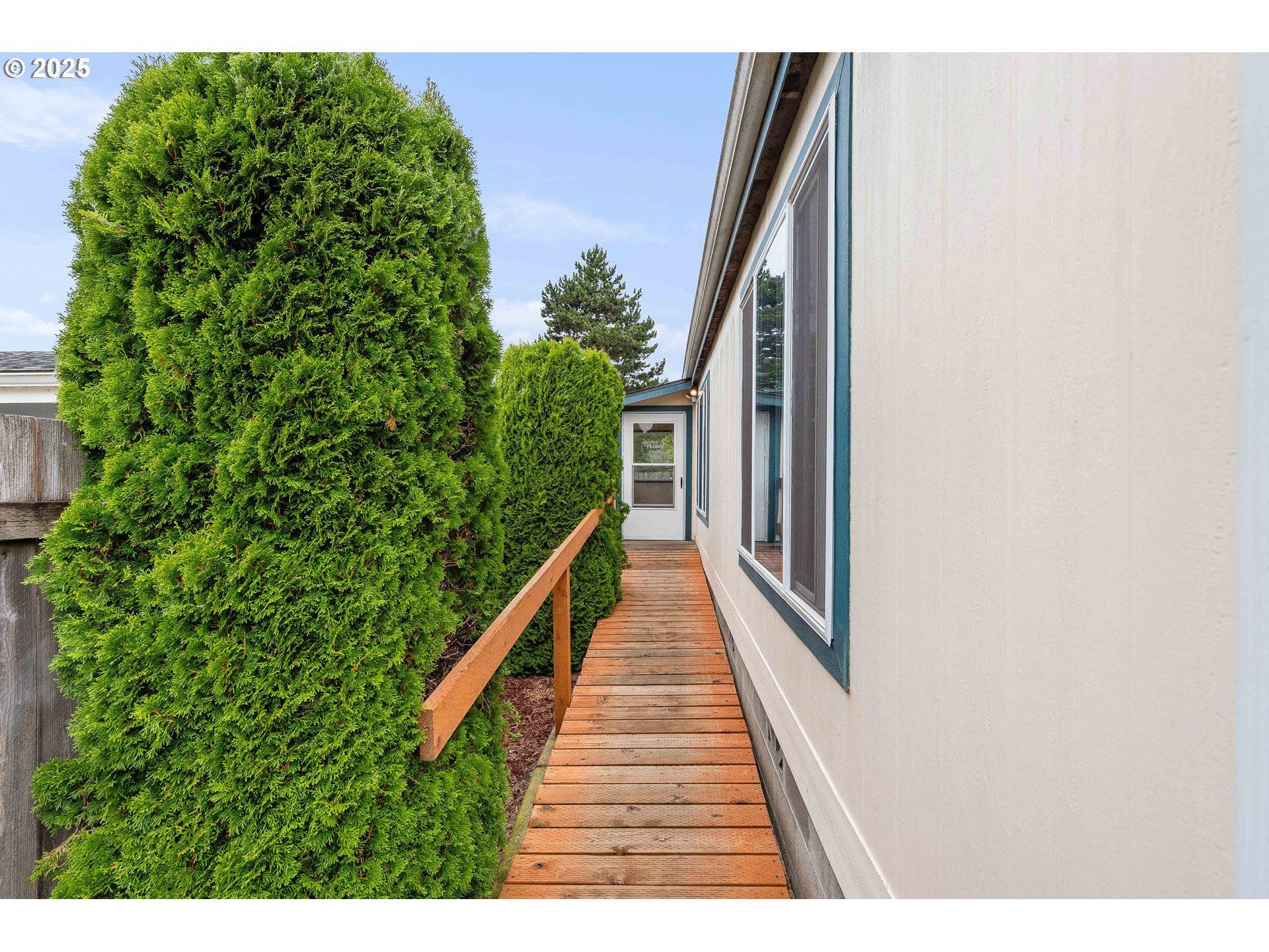 235 1st Avenue Coos Bay, OR 97420 - Photo 3 of 42