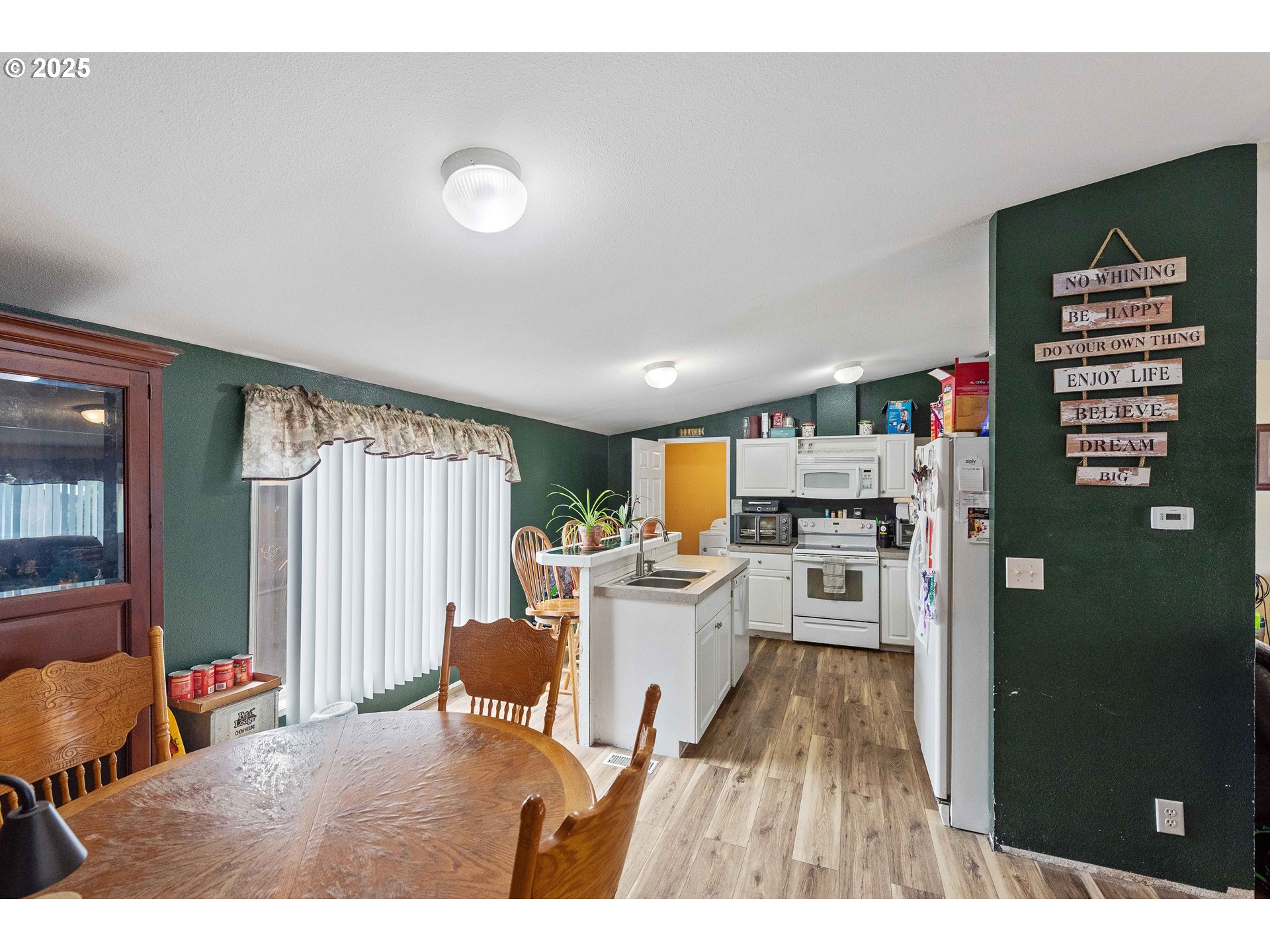 235 1st Avenue Coos Bay, OR 97420 - Photo 7 of 42