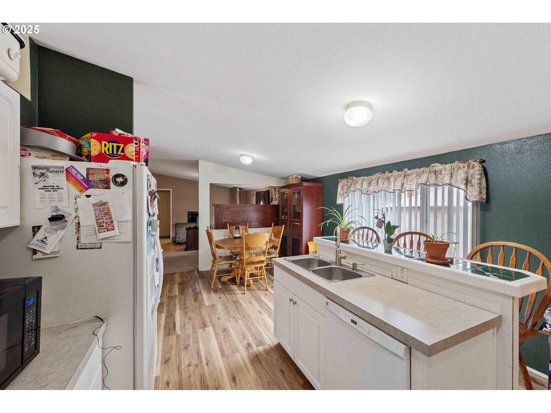 235 1st Avenue Coos Bay, OR 97420 - Photo 10 of 42