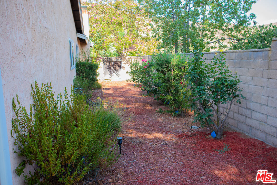 5710 Peacock Lane Riverside, CA 92505 - Photo 9 of 15 Gallery Image 9