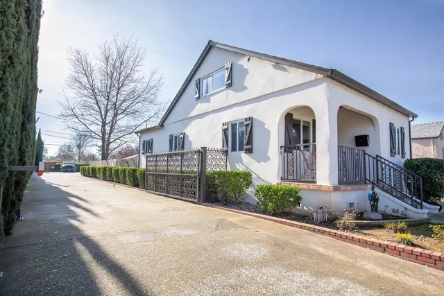 $1,600,000 | 5650 Broadway, Sacramento, CA 95820