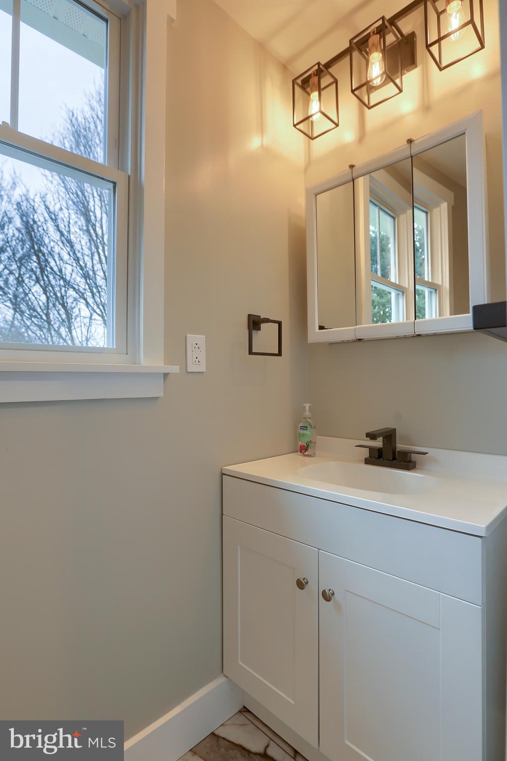 363 Rexmont Road Lebanon, PA 17042 - Photo 17 of 33 Full Bathroom - View 2