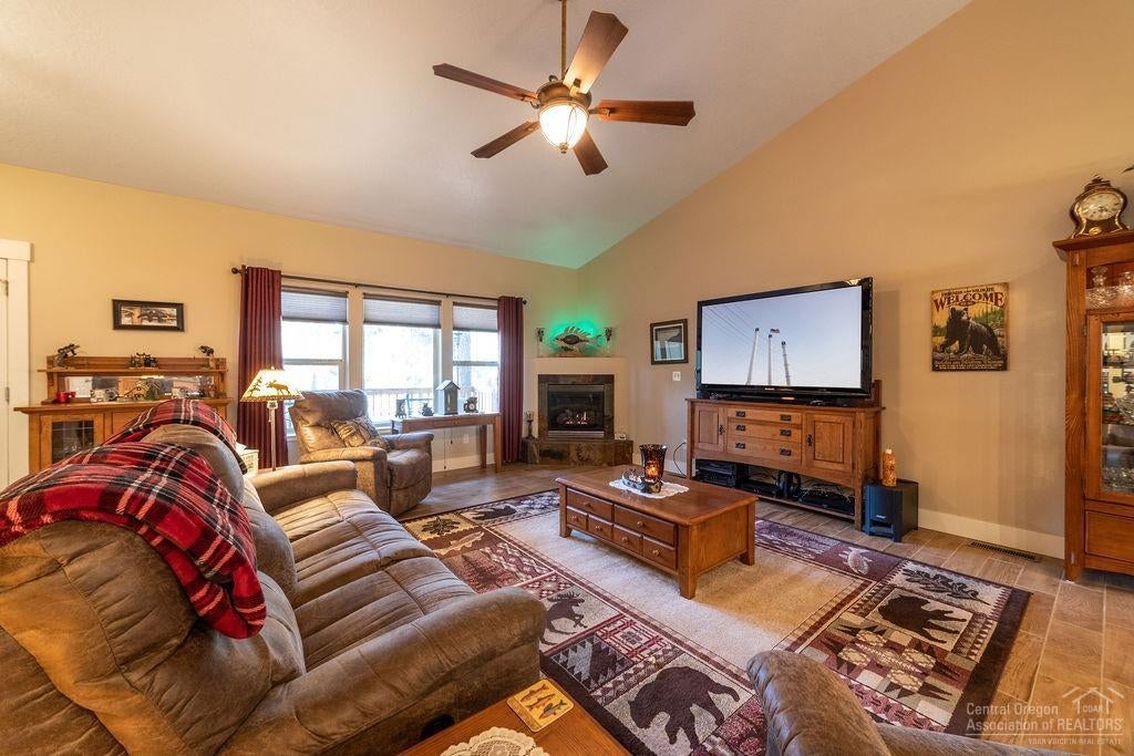 60180 Turquoise Road Bend, OR 97702 - Photo 4 of 25 Additional Photo