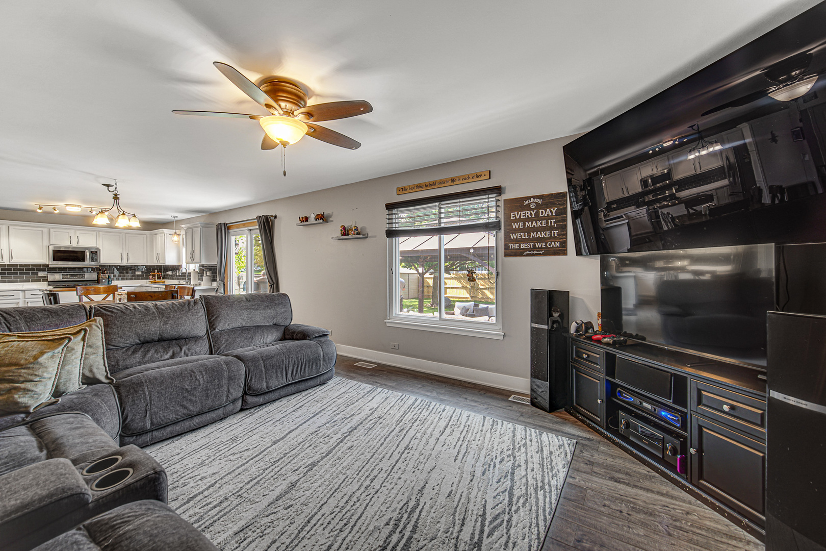 9 Ridge Court South Elgin, IL 60177 - Photo 8 of 28 Gallery Image 8