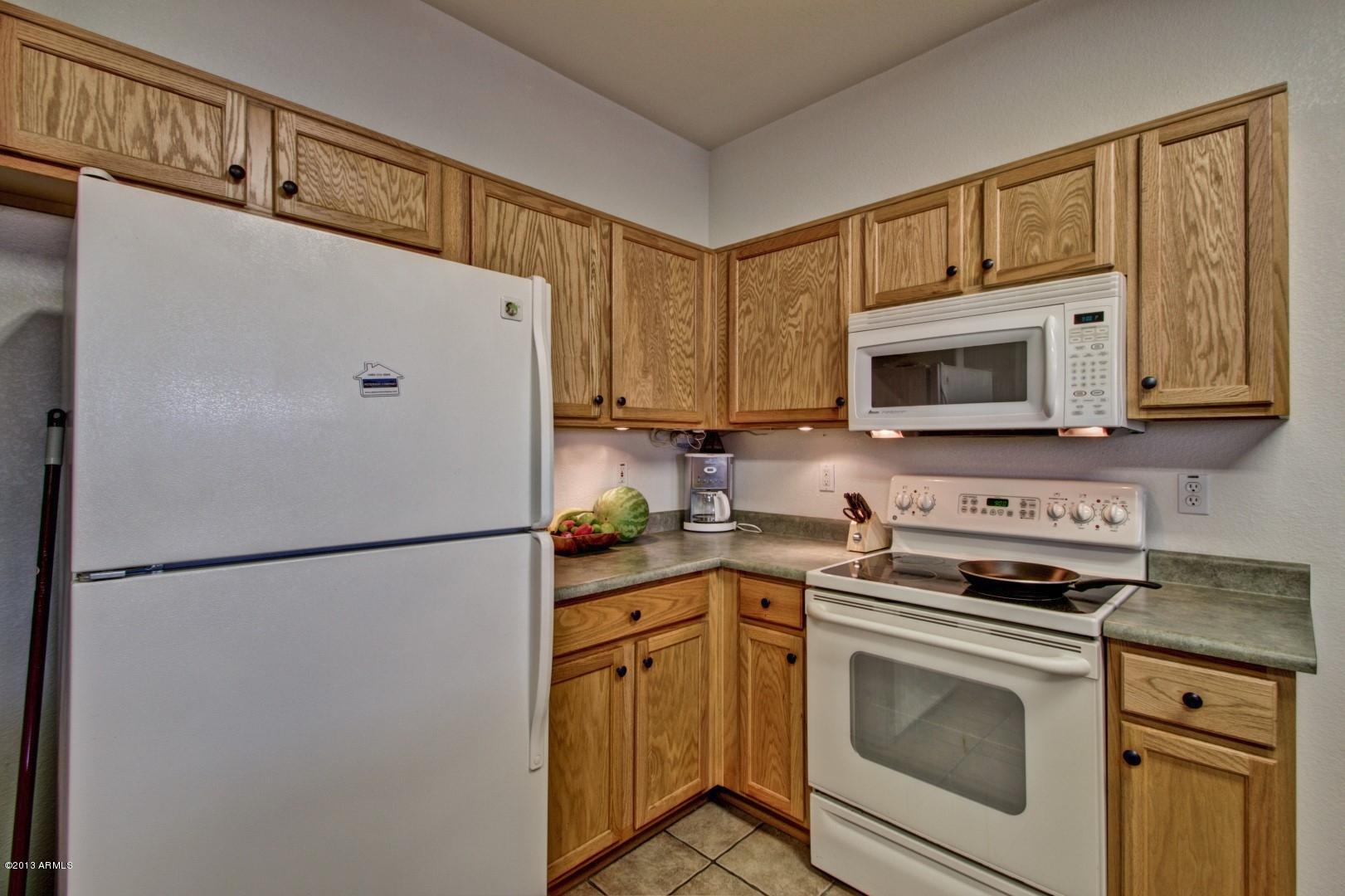 3227 West Maldonado Road Phoenix, AZ 85041 - Photo 11 of 28 Kitchen