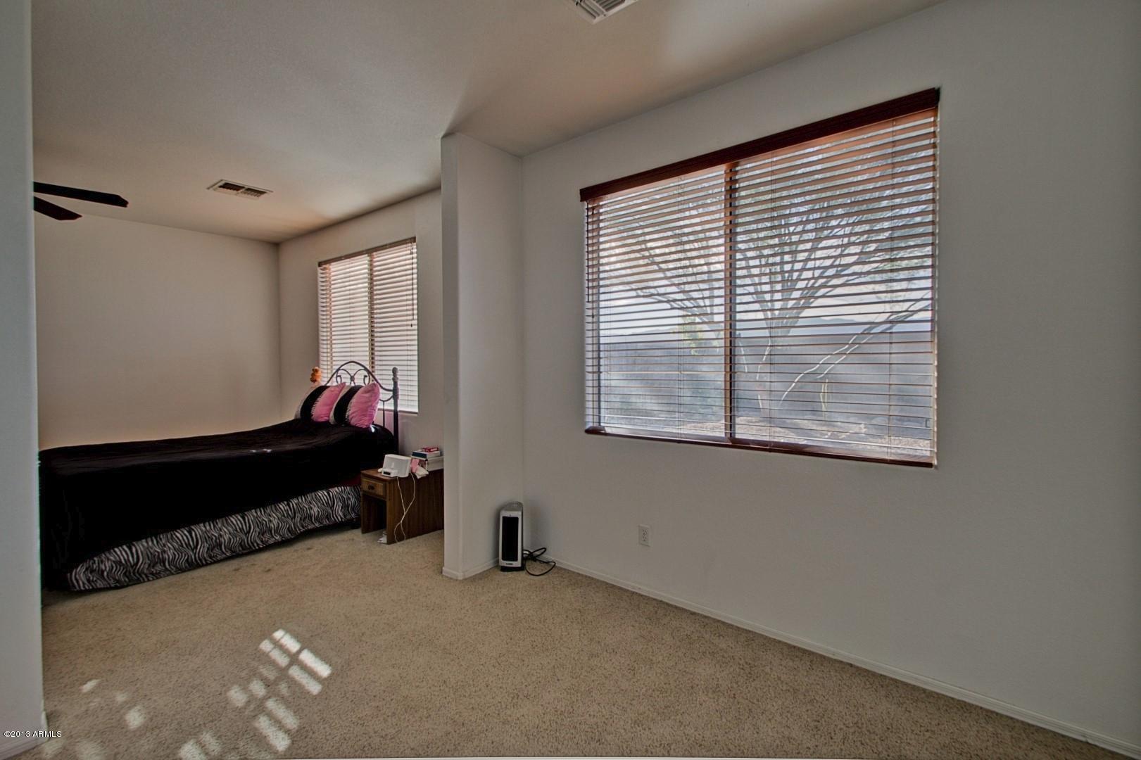 3227 West Maldonado Road Phoenix, AZ 85041 - Photo 20 of 28 Sitting Area