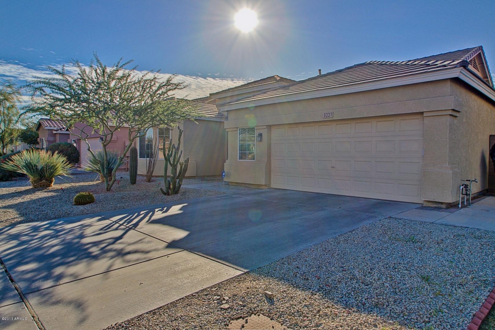 3227 West Maldonado Road Phoenix, AZ 85041 - Photo 3 of 28 Maldonado (26)