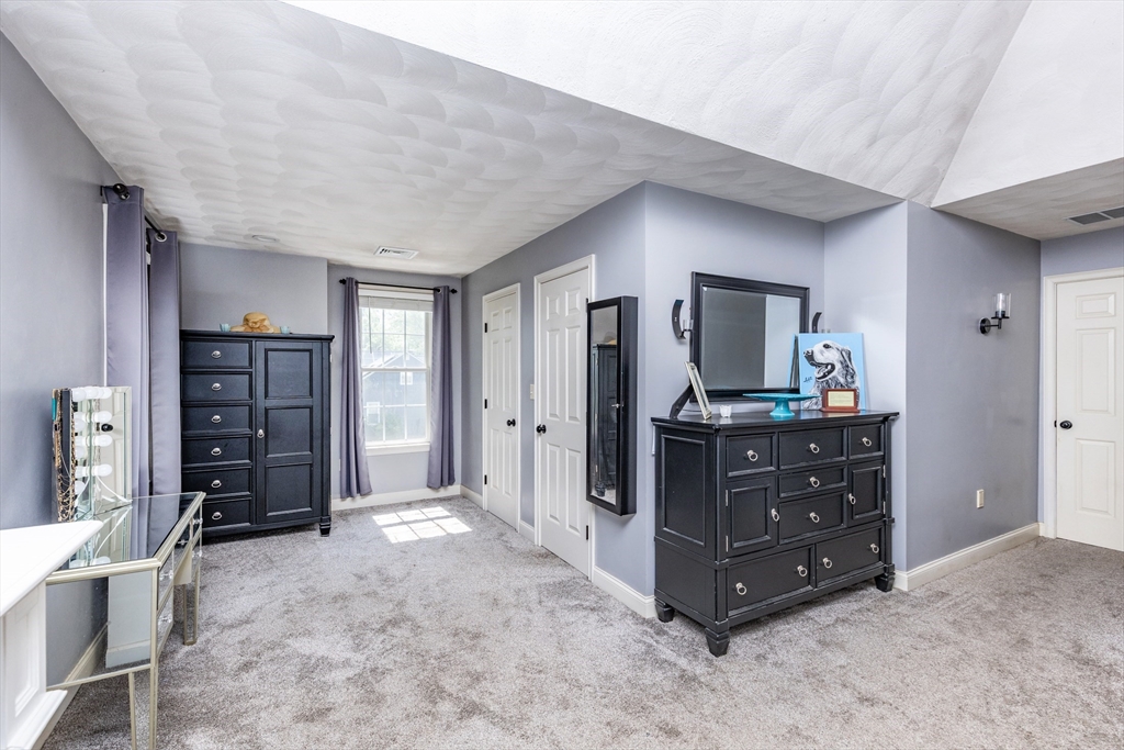 7 Austin Street Methuen, MA 01844 - Photo 17 of 39